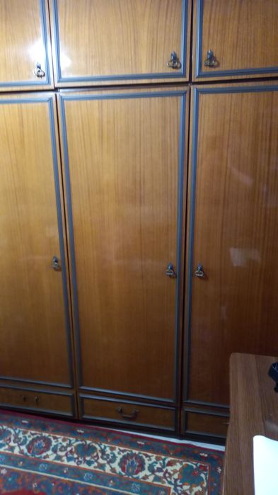 Отдам даром  платянный шкаф