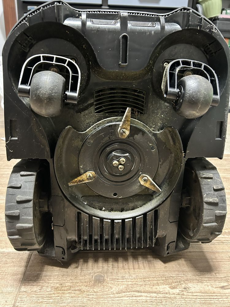 Robot gazon Honda Miimo