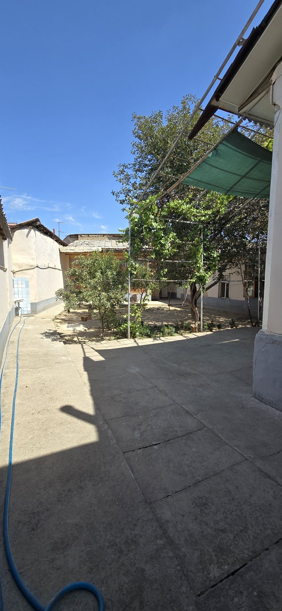 Uchastka sotiladi