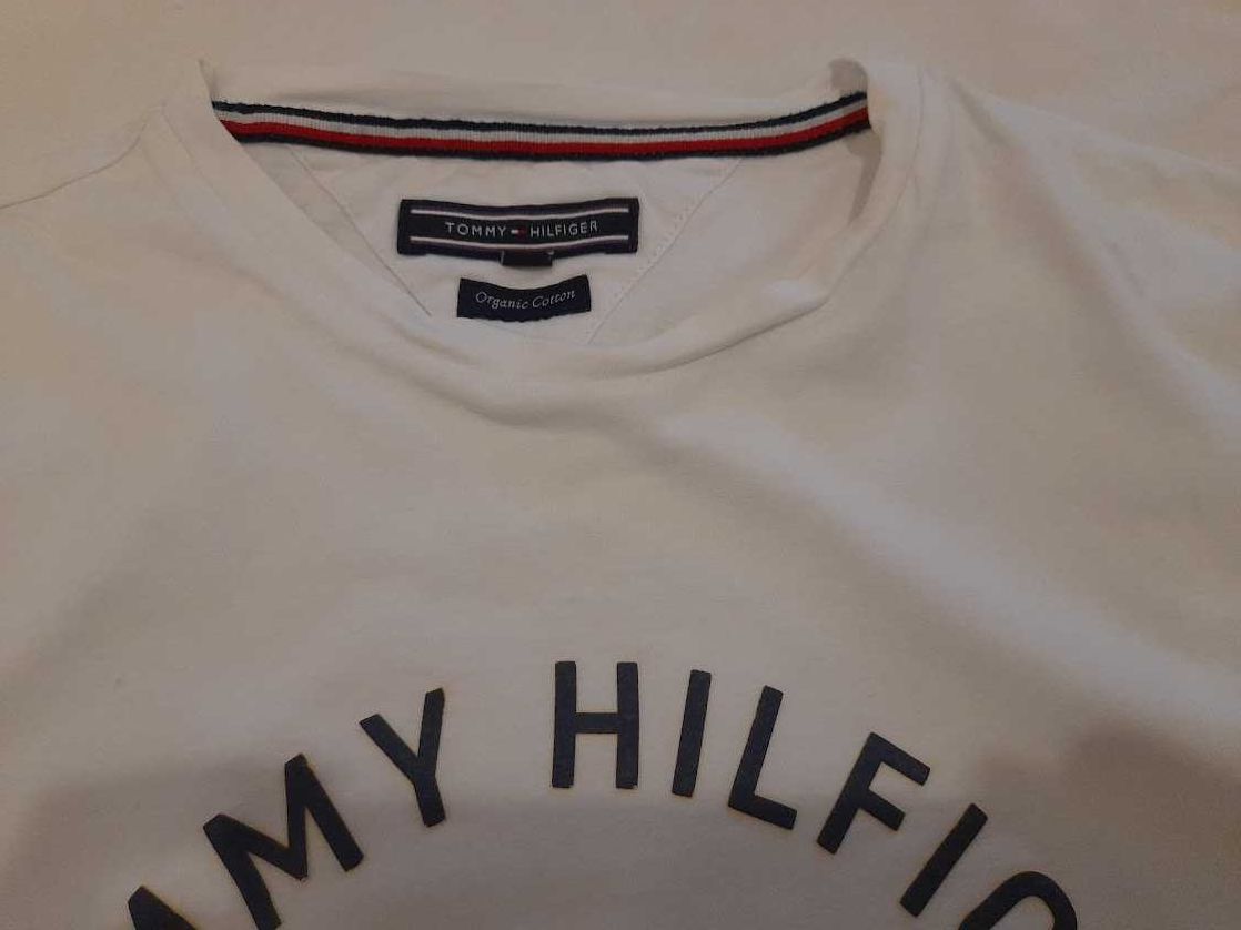 Lot tricouri Tommy Hilfiger in marime S