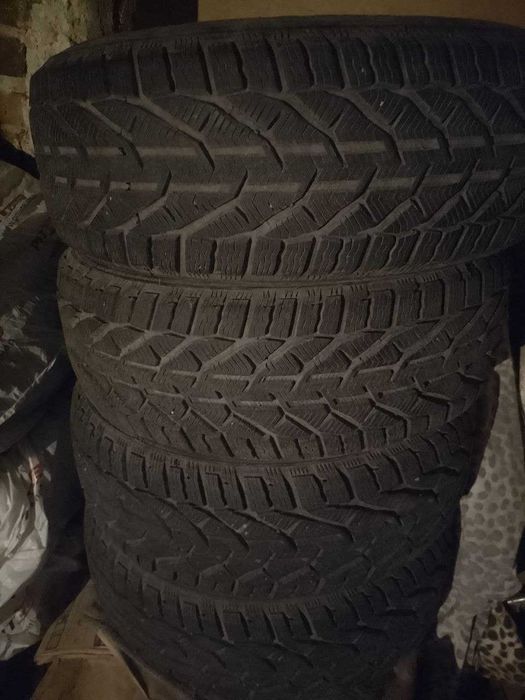 Кormoran 225/60 R17 4 броя  зимни гуми