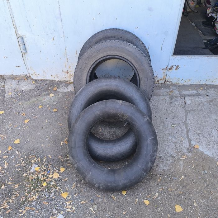 Шины зимние шипованные Cordiant Cross. 215,65,16!