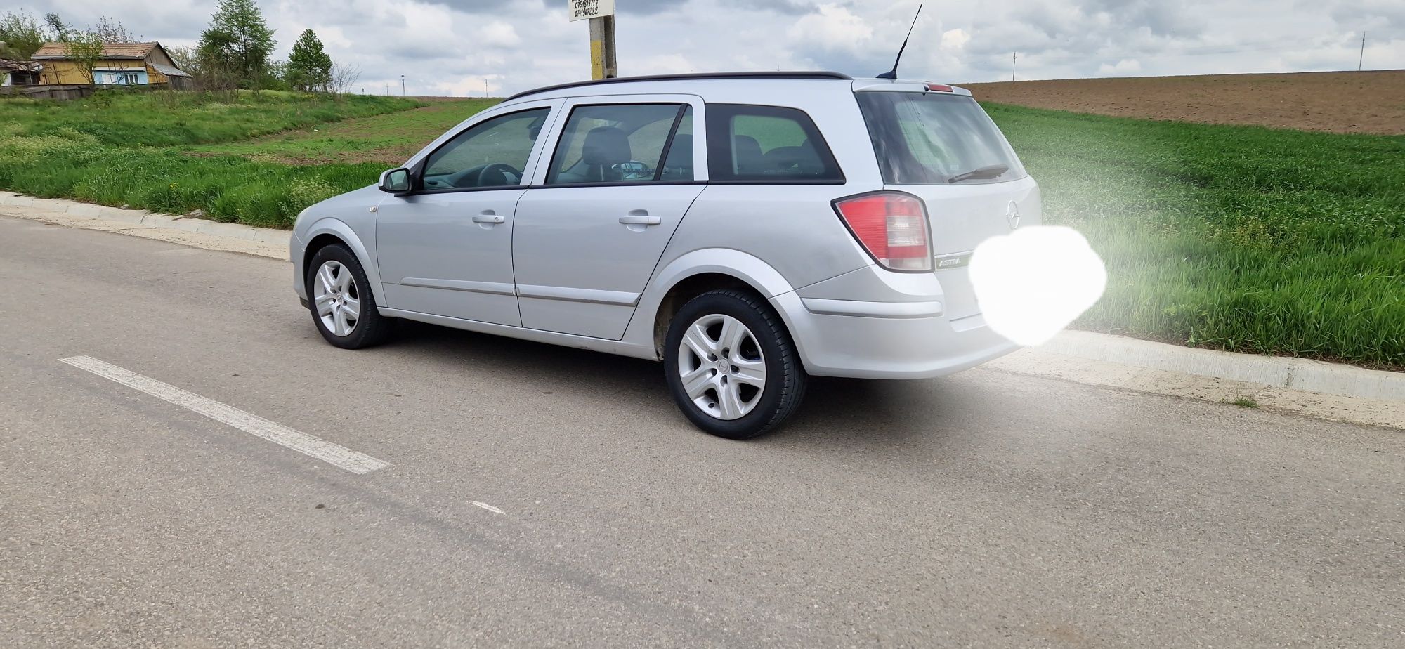 Vând Opel astra H model 2009