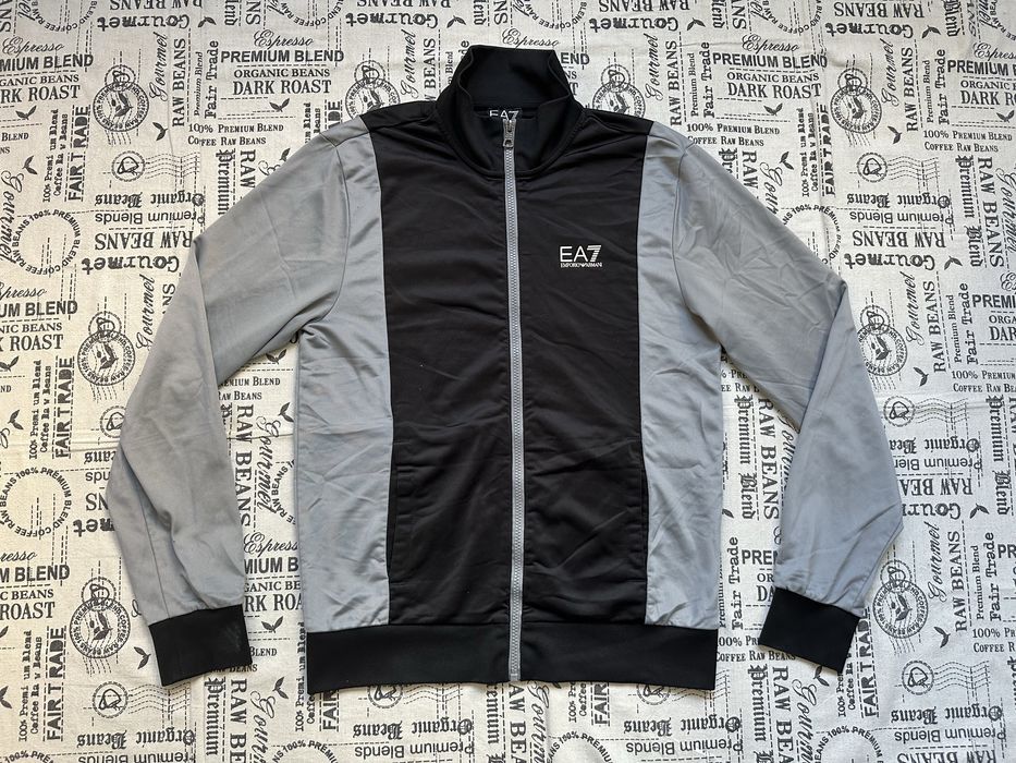 EA7 Emporio Armani 7 original горнище.S