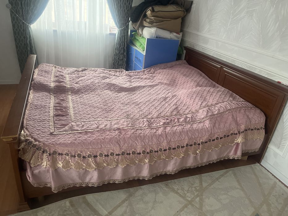 Двухспальный кровать