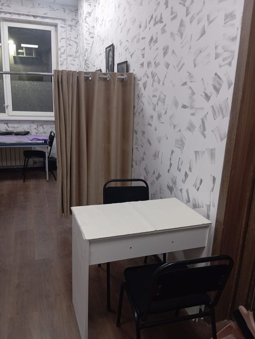 Сдам в аренду кушетку и маникюрный стол