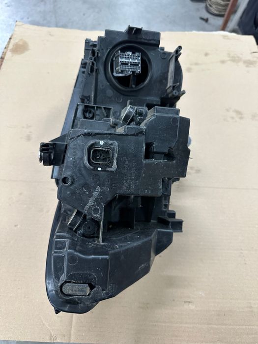 ляв фар за bmw g20 g21 led