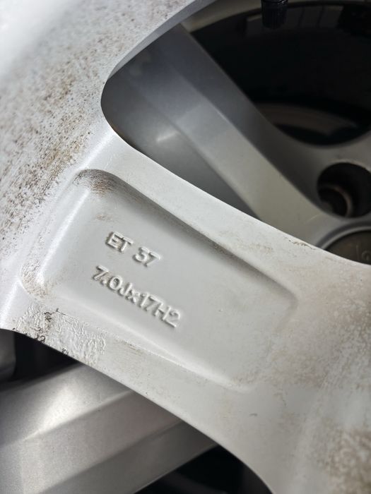 225/50/17   С Чисто нови Гуми зимни