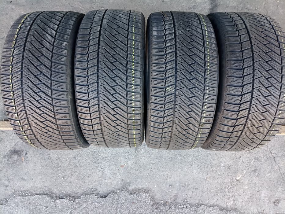 4 anvelope de iarna ca noi Continental 255/35 R19 dot 3717