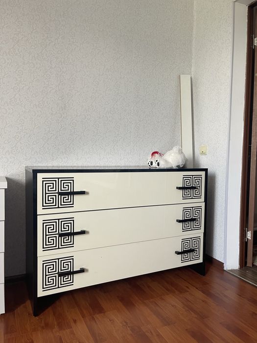 Мебель комплект, кровать, тумба, прикроватные, зеркало