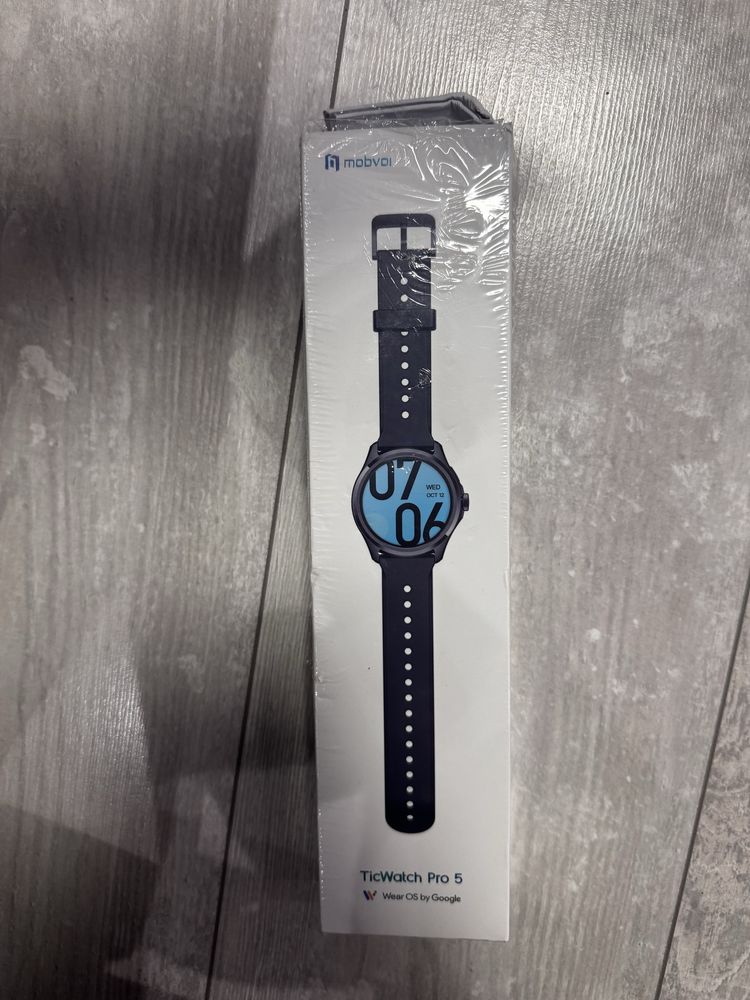 Смарт часовник Mobvoi Ticwatch Pro 5