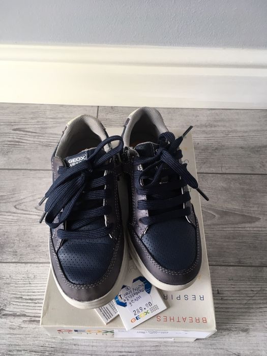 Adidasi Geox, mărimea 30.