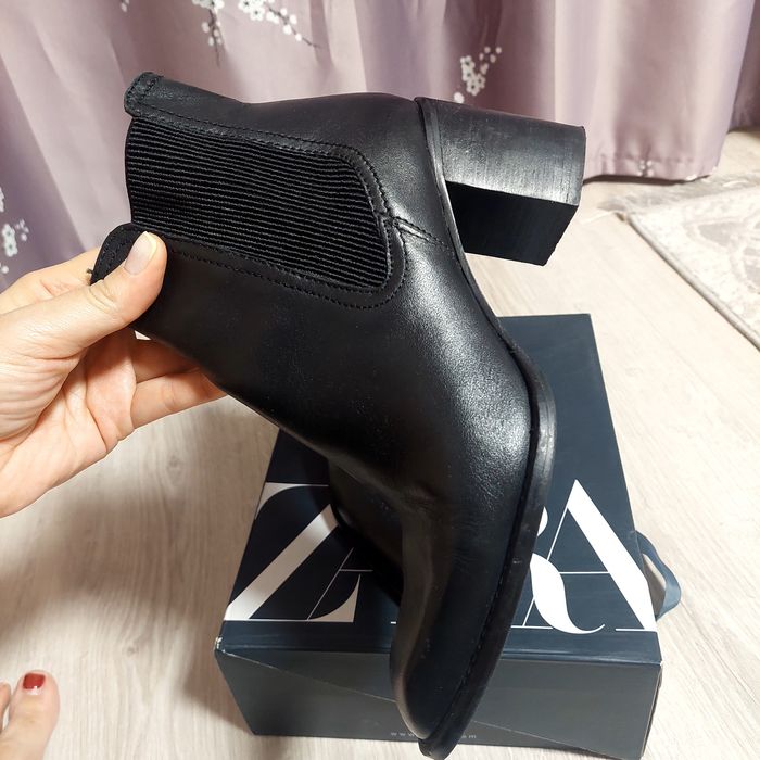 ZARA, кожаные ботильоны