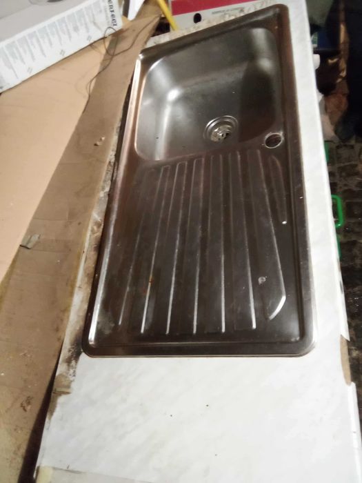 Мивка с шкафчета дървените