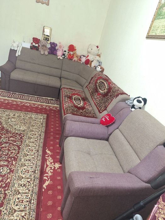 Уголок диван сотилади