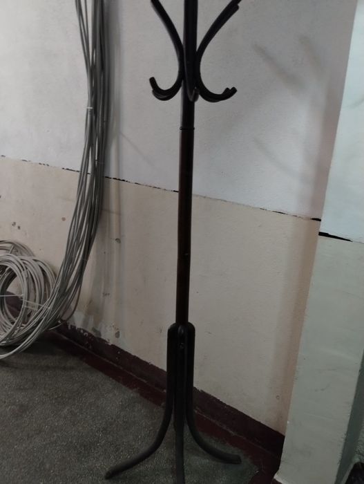 Cuier stil pom din perioada Comunistă