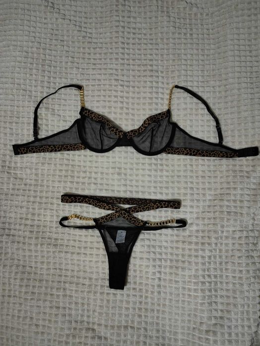 Сутиени, корсети, комплекти Victoria Secret. Различни модели.