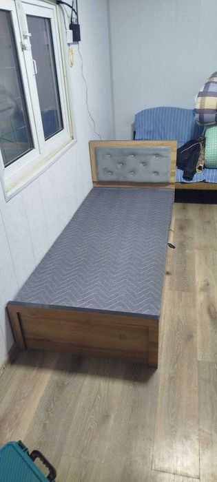 krovat sunduk. ishlab chiqaruvchidan. sehdan bir kishilik krovat