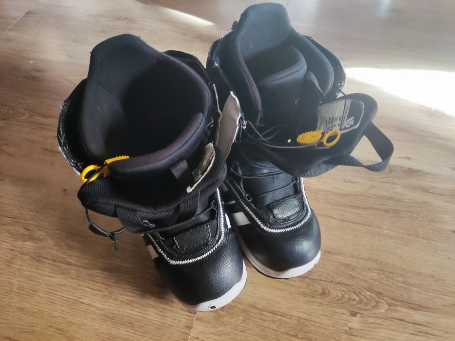Bootsi Burton 36.5