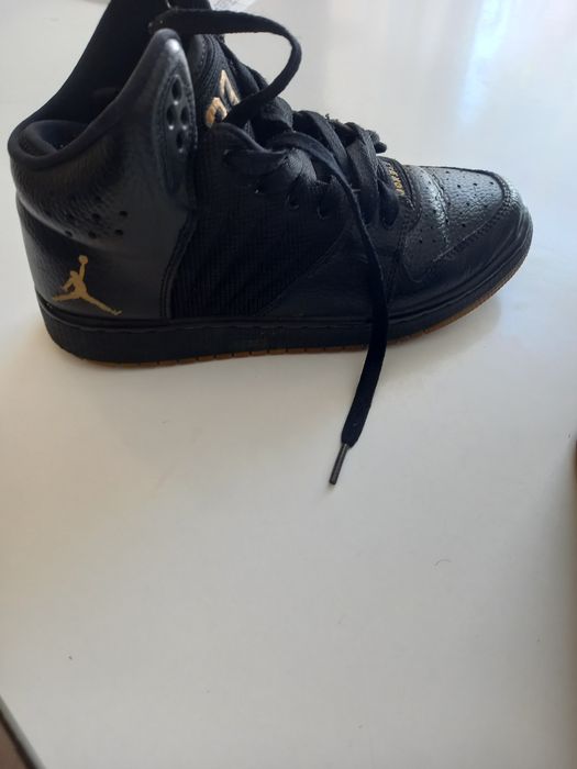 Adidași jordan nr 37 in stare foarte bună!!