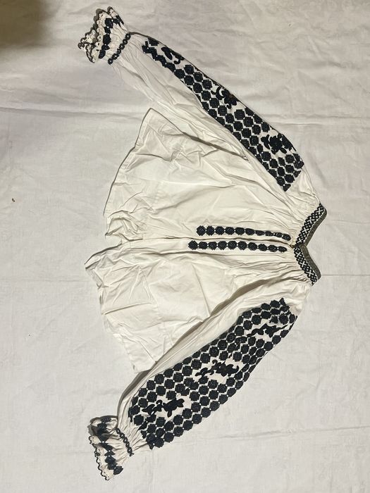 ie si poale traditionale foarte vechi peste 100 de ani