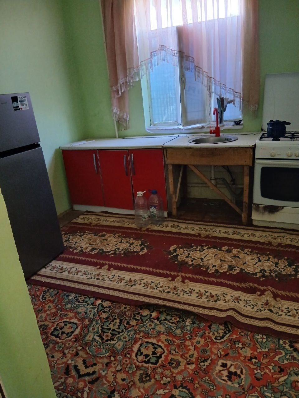 Hovli joy ijaraga beriladi.
