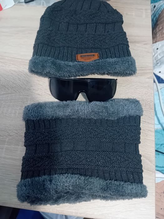 Set căciulă cu fular circular și ochelari de Ski Nou