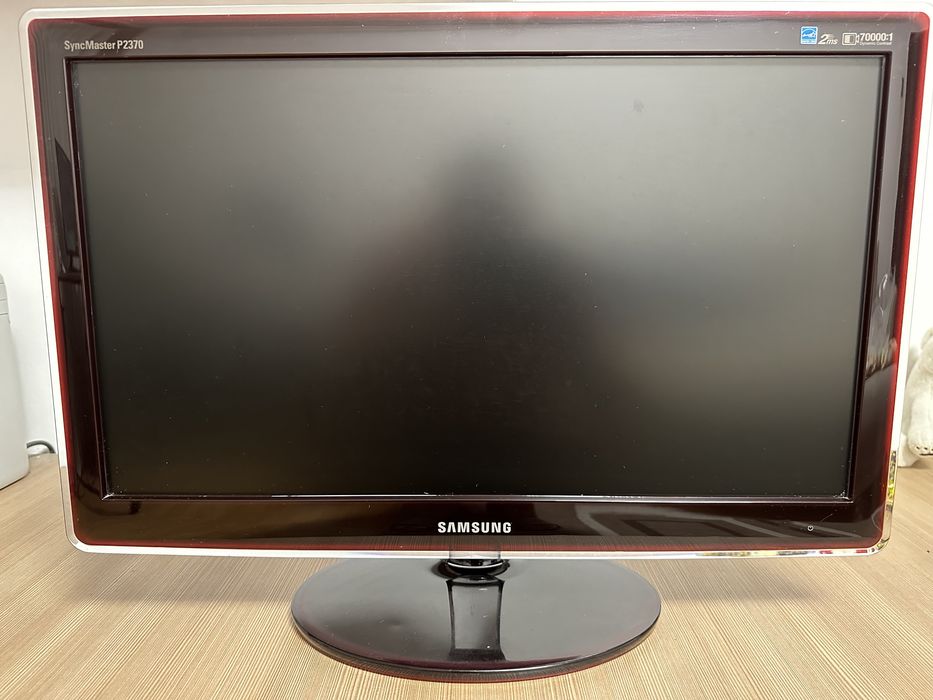 Vand 2 monitoare pc 23 si 19 inch