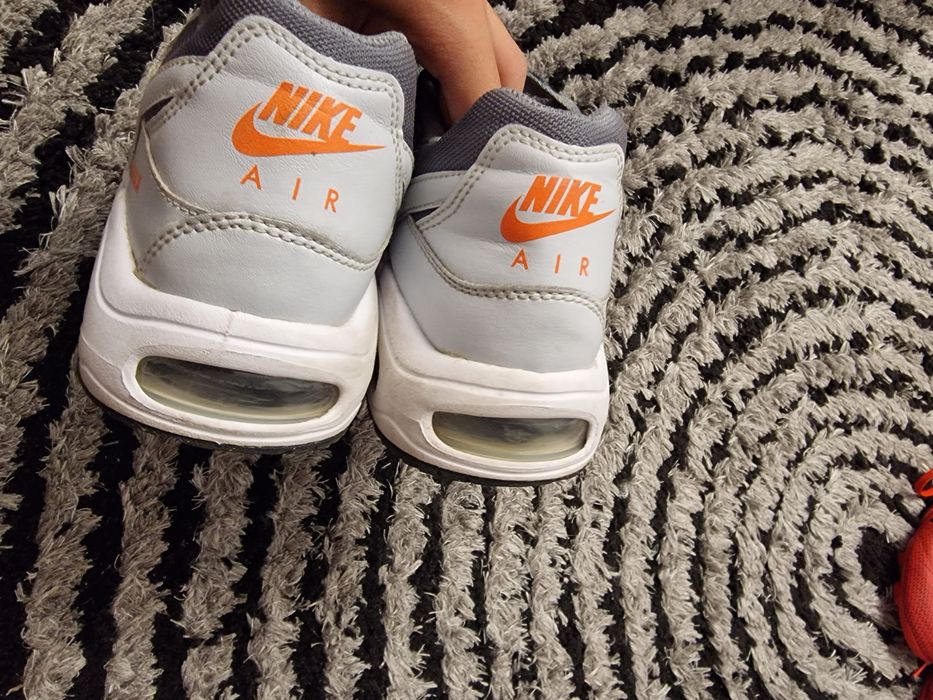 Adidasi Nike air max 1