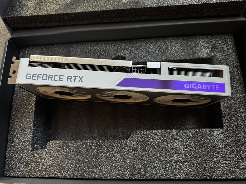 Видео карта Gigabyte 3060 Vision