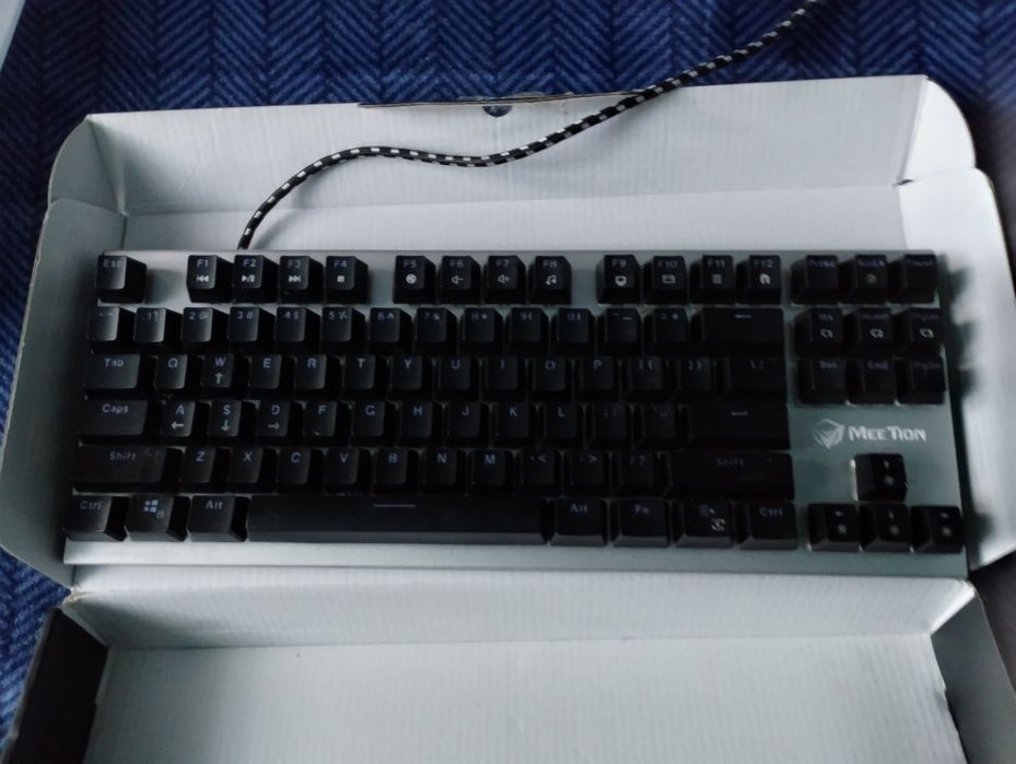 Vând tastatură Meetion KM04 Gaming Keyboard