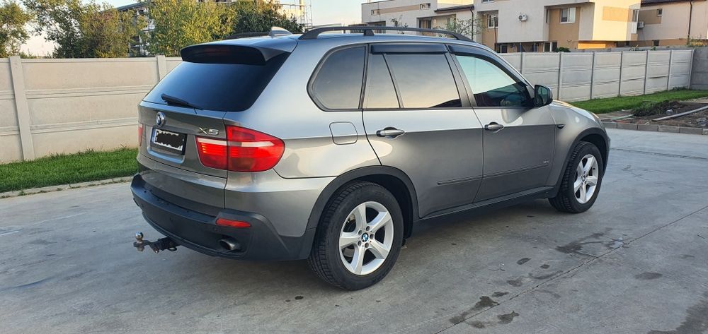 BMW  X5 3.0is vând-schimb