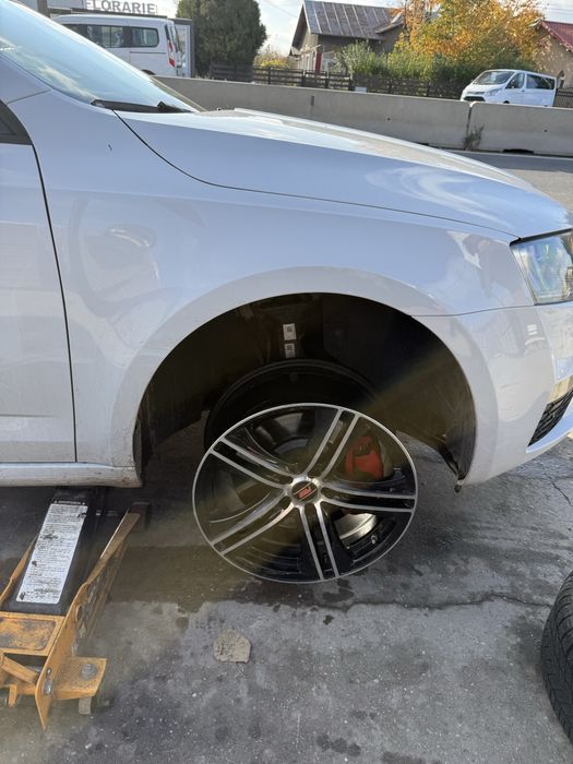 Vand jante de aliaj R 18 , 5x112