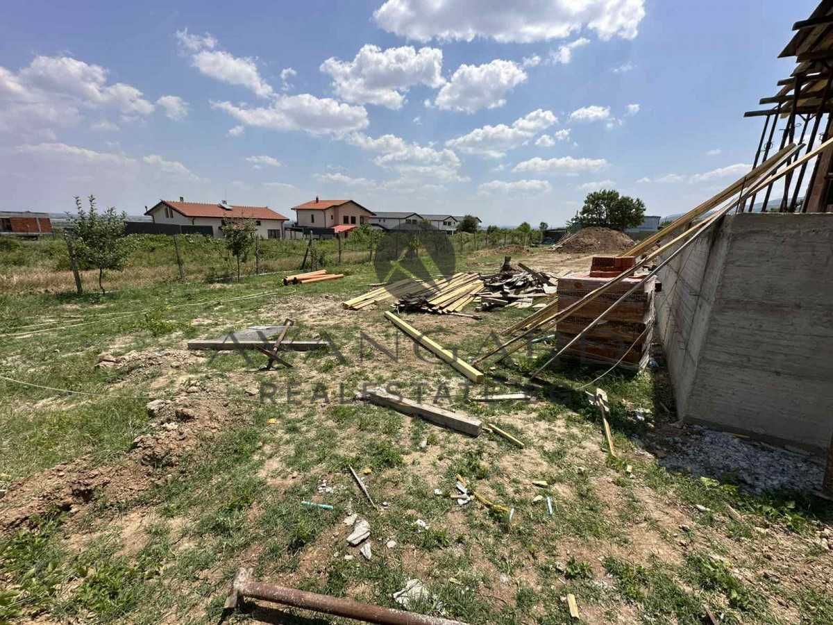 оф.23101 Двуетажна къща с двор/ Брестник