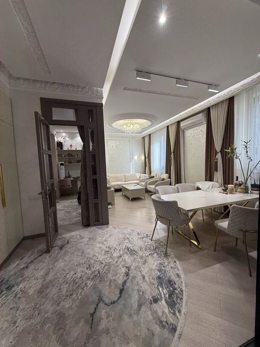 Сдаётся в аренду на долгий срок! Новостройка Пойтах Говхари в центре!