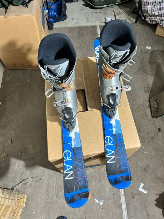 Короткие лыжи с ботинками