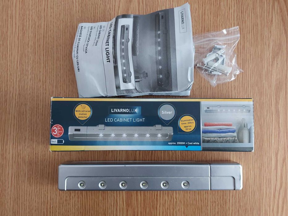 Bagheta / lampa de iluminat cu LED-uri, sensor de miscare infrarosu