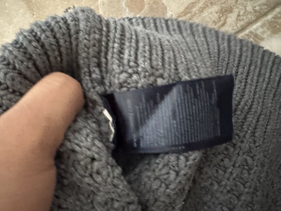 Pulover Tommy Hilfiger- oferta 70 lei