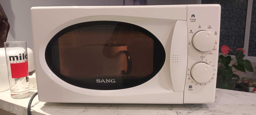 Микровълнова с грил SANG