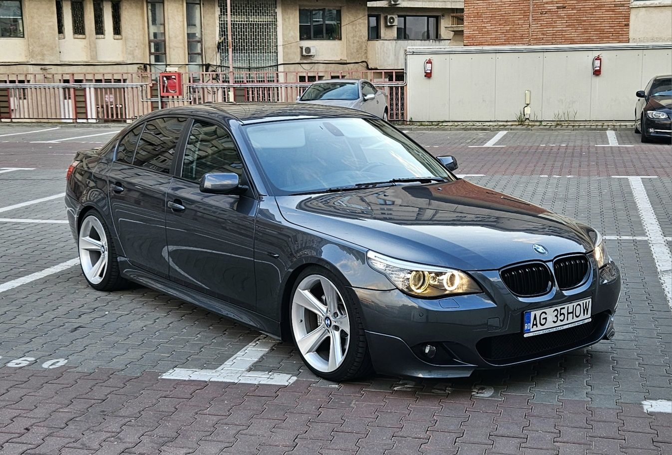 Vând bmw  e60  lci  520d