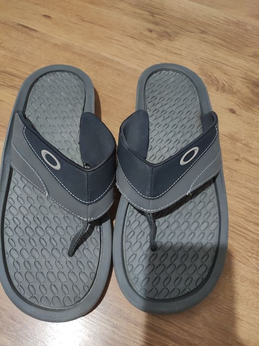 Șlapi Oakley mărimea 45