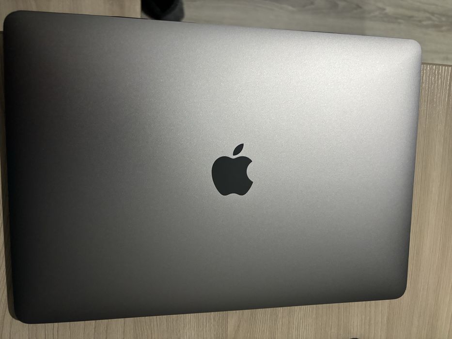 Macbook 13 pro. M1. В идеале.