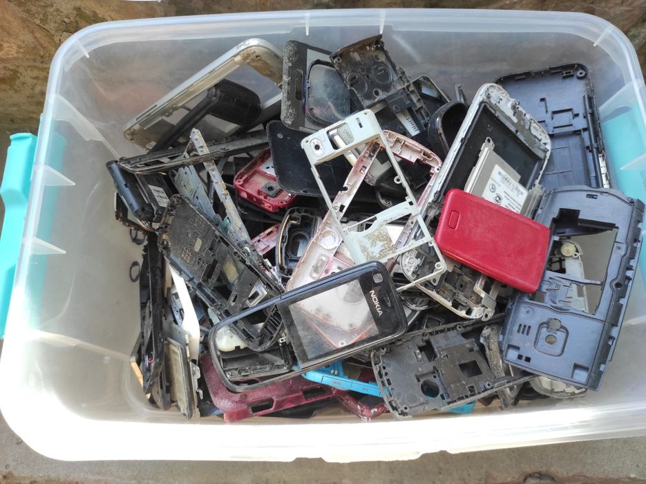 Отдам за 50к 2 ящичка корпусов