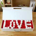 Голяма подаръчна кутия с вечни 520 рози - LOVE BUKET R±W