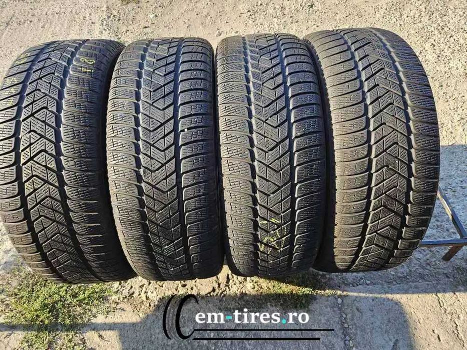 SET 4 Anvelope Iarna 235/65 R17 PIRELLI Scorpion Winter 108H
