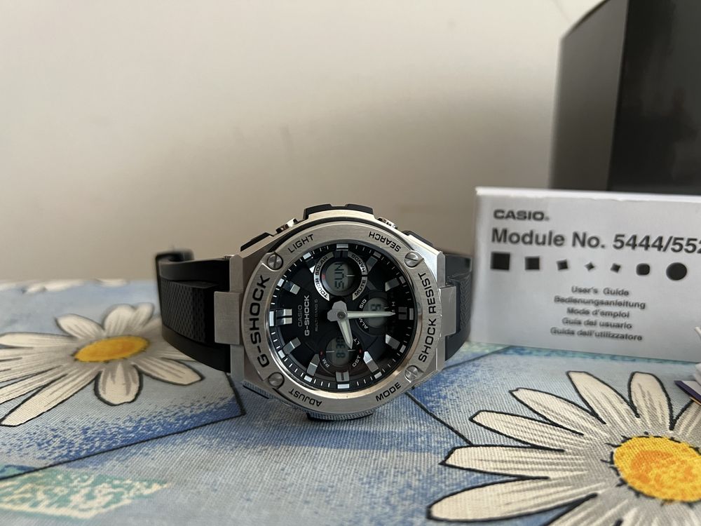 Часовник Casio G-Shock GST-W110-1AER