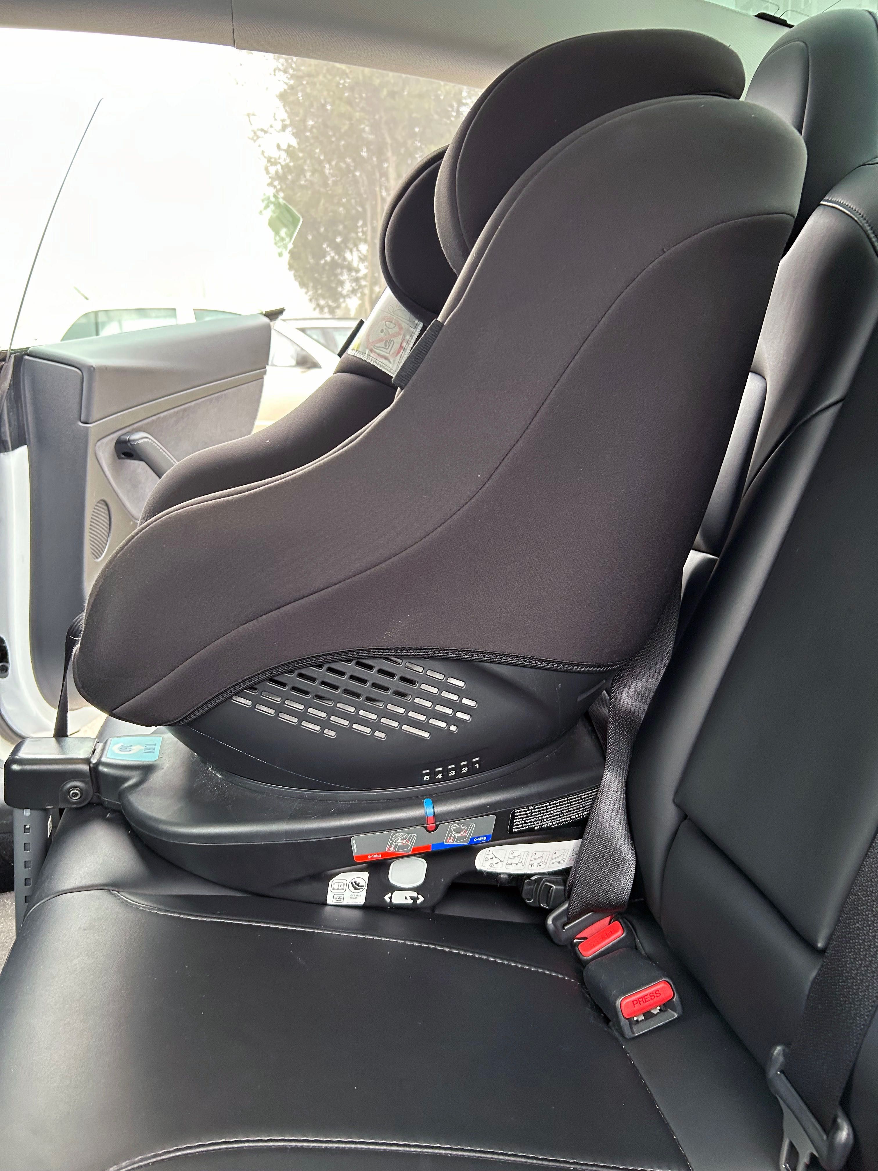 Продавам Въртящо се Детско Столче за Кола ISOFIX Graco Turn2Me