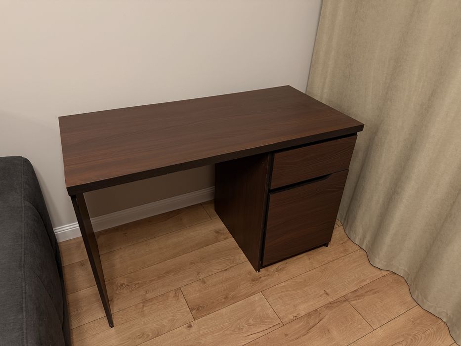 Продаю стол письменный