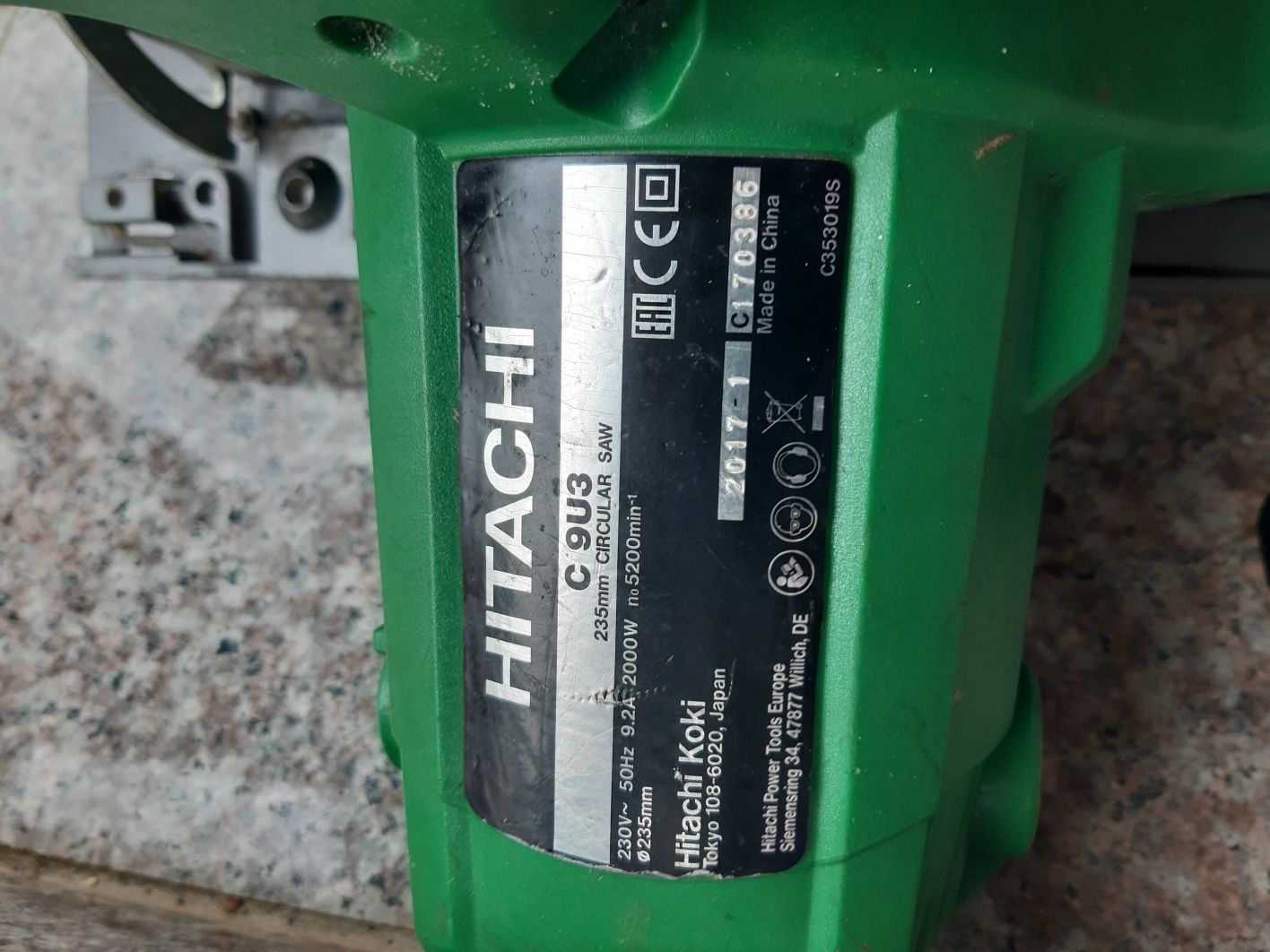 Hitachi circular de 2000 W