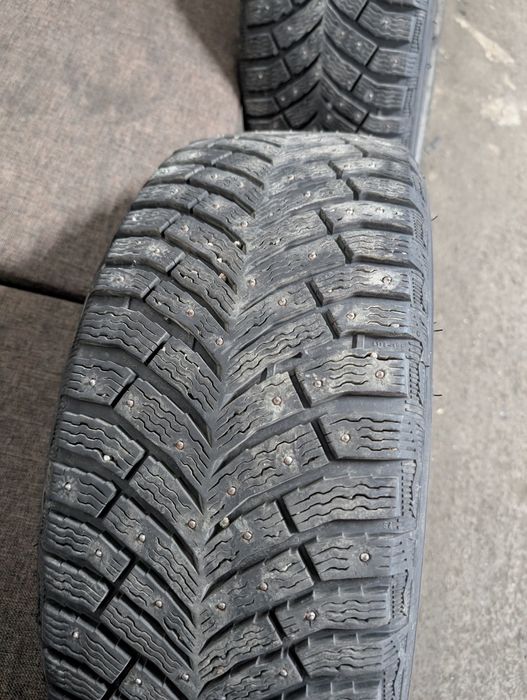 Michelin шипы, комплект, в идеальном состоянии